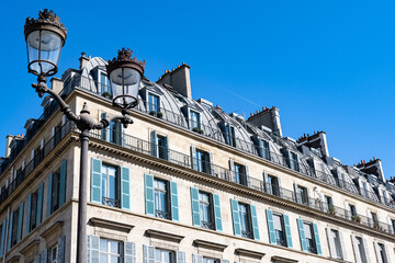Fototapeta na wymiar Paris, panorama of the rue de Rivoli, typical building, parisian facade 