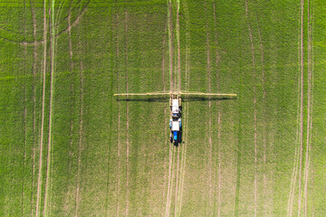 agricultural machine treats pesticides from pests and diseases