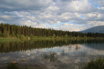 Fototapeta na wymiar Evening On The Lake, Jasper National Park, Alberta
