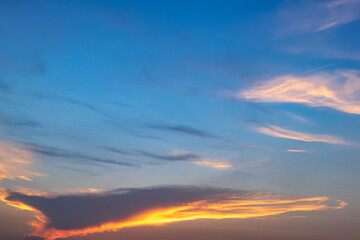 Obraz premium 流れる夕空