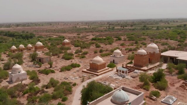 Video shows the Chitorri Graveyard in the desert of Sindh, Pakistan.