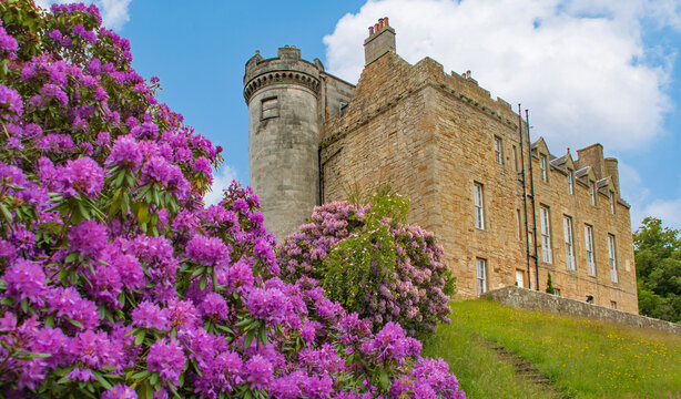 Airth Castle    Airth Castle ist ein Schloss nahe der schottischen Ortschaft Airth in der Council Area Falkirk