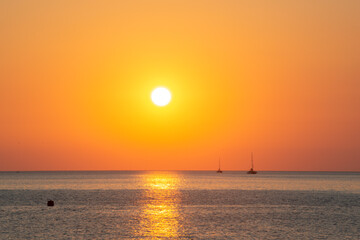 tramonto all'isola delle femmine in sicilia