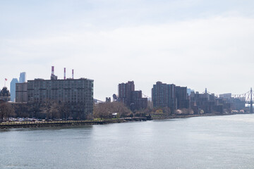 Fototapeta na wymiar Roosevelt Island Skyline along the East River in New York City
