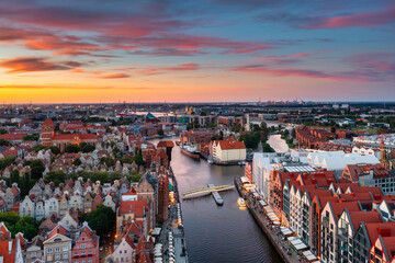 Fototapeta na wymiar Beautiful architecture of the Main Town of Gdansk at sunset. Poland