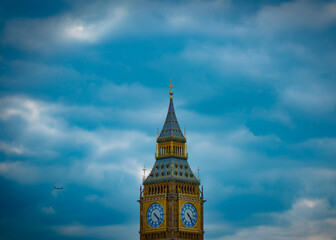 Big Ben under blue sky