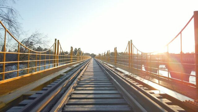 paso sobre la linea de tren