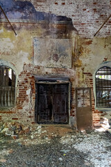 Fototapeta na wymiar the interior of an abandoned Orthodox church