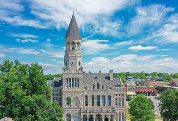 Naklejka premium Courthouse sky