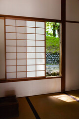 飫肥城内の明かり取り窓	