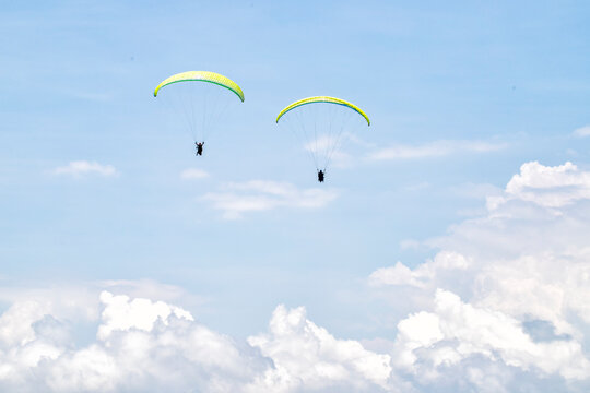 Sobrevolando el cielo