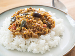 茄子とトマトのキーマカレー