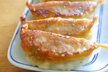 外側がパリパリ、中身はしっとりの、美味しい焼き餃子