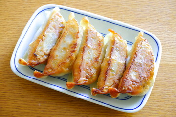 外側がパリパリ、中身はしっとりの、美味しい焼き餃子