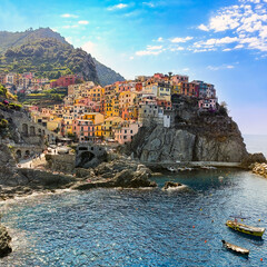 Manarola - Cinque Terre (Italie), vue du village par la mer - obrazy, fototapety, plakaty
