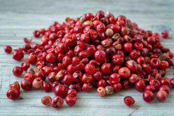 Pink or rose brazilian red peppercorns (schinus terebinthifolius)