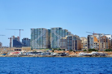 Fototapeta na wymiar Arquitectura en Malta, construcciones y urbanismo