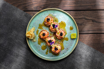 Fototapeta na wymiar Sushi with tuna and shrimps