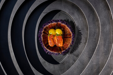 Gunkan with sea urchin