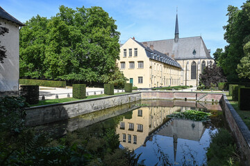 Belgique Bruxelles Ixelles Abbaye du bois de la Cambre architecture religion etang