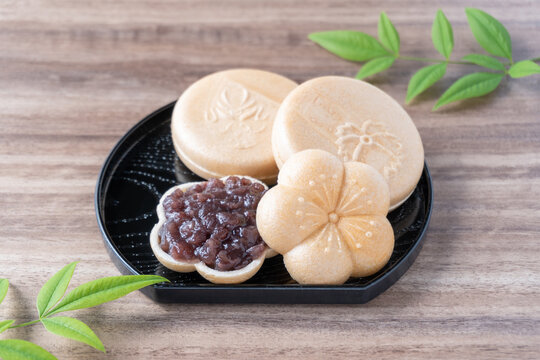 和菓子　最中（もなか）