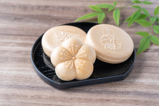 和菓子　最中（もなか）