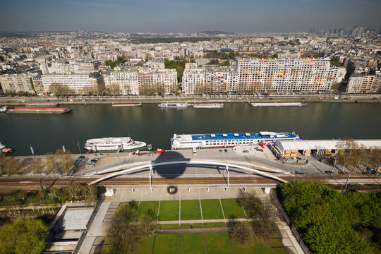 VIEWS OF PARIS FROM THE ATMOSPHERIC OBSERVATION BALLOON. Aerial view of Paris from the atmospheric observation balloon located in the Andr&eacute; Citroen park in the 15th district. Paris, France.