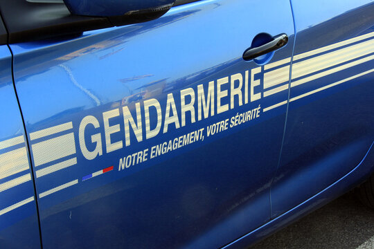 voiture de gendarmerie