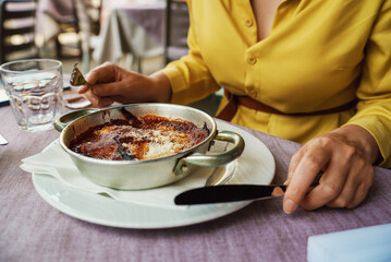 Obraz na płótnie Canvas Traditional italian lasagne in bowl.