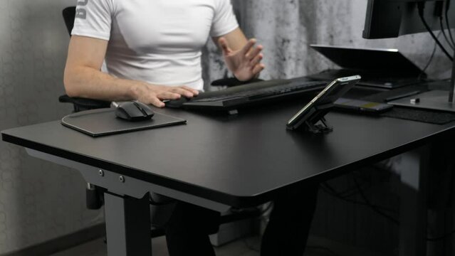 Demonstration of work Height-adjustable table electric 