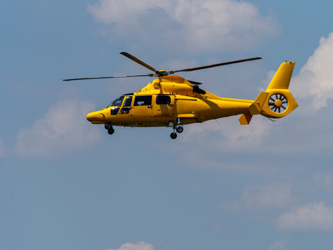 ヘリコプター Images Browse 5 997 Stock Photos Vectors And Video Adobe Stock