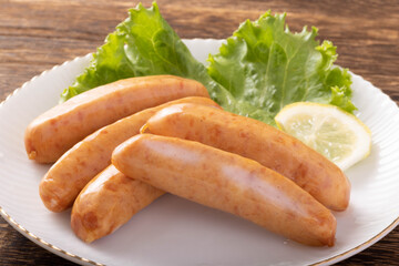 ウィンナーソーセージ　(粗挽きソーセージ)　調理前