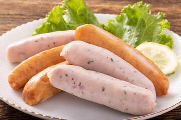 ウィンナーソーセージ　(粗挽き・レモン＆パセリ)　調理前