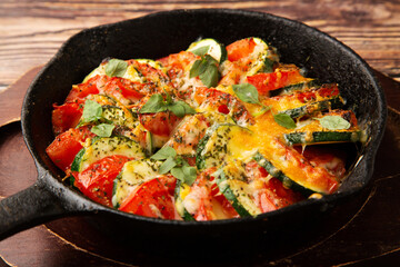 ズッキーニとトマトの重ね焼き