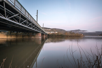 Fototapeta na wymiar Brücke über den Rhein bei Bingen