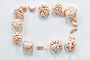 Naklejka premium garlic on a white background