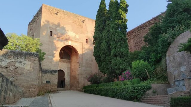 Puerta de la justicia edificada en 1348 por Yusef en las murallas de la Alhambra de Granada, Espa&ntilde;a
