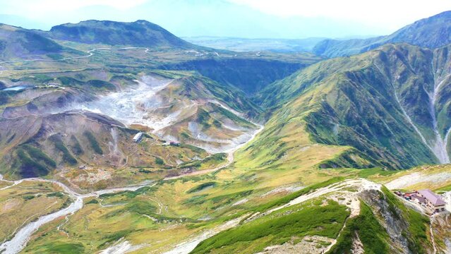 剱御前小舎付近から雷鳥沢や室堂など立山全体を望む