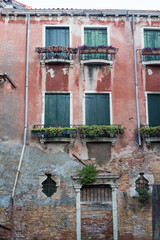 Fototapeta na wymiar old beautiful houses of Venice 