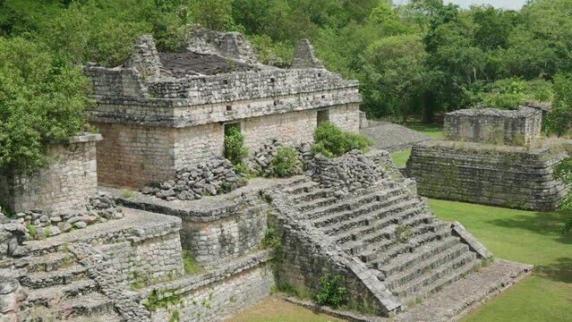 4K Cinematic landscape nature footage of the mayan ruins of Ek Balam in Yucatan, Mexico on a sunny day.