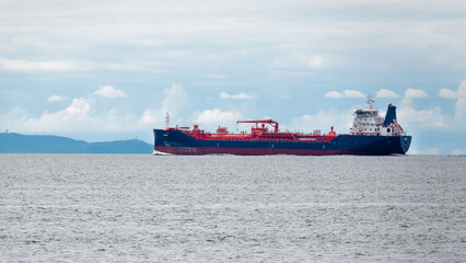 Oil tanker