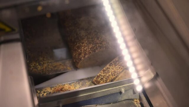 automatic bread cutter machine in supermarket