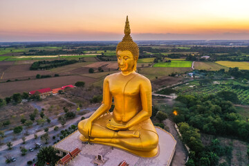 Obraz premium Big Buddha during sunset at Wat Muang in Ang Thong, Thailand
