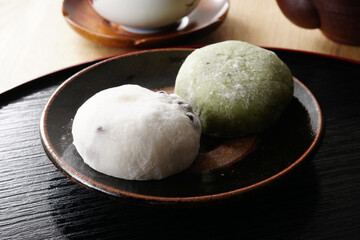 豆大福とよもぎ大福　