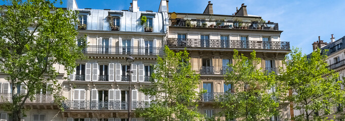 Paris, beautiful buildings, boulevard Beaumarchais, in the 11e arrondissement, springtime - obrazy, fototapety, plakaty