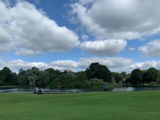 Fototapeta na wymiar St Albans Park. View across pond in St Albans Cathedral Park. 