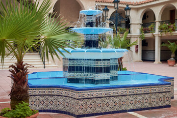 Salou una ciudad para visitar. Fuente azul estilo Andaluz. España. 