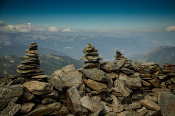 Cairn au sommet du Tarbésou dansles Pyrénées Ariègeoises