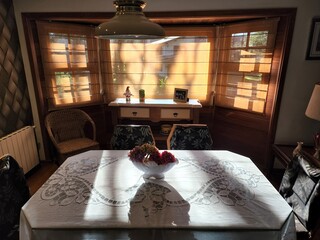 mesa na sala de jantar