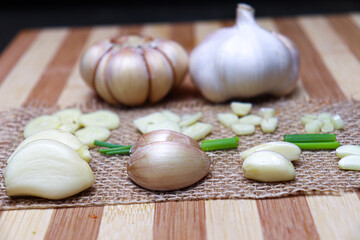 garlic with tree on kitchen